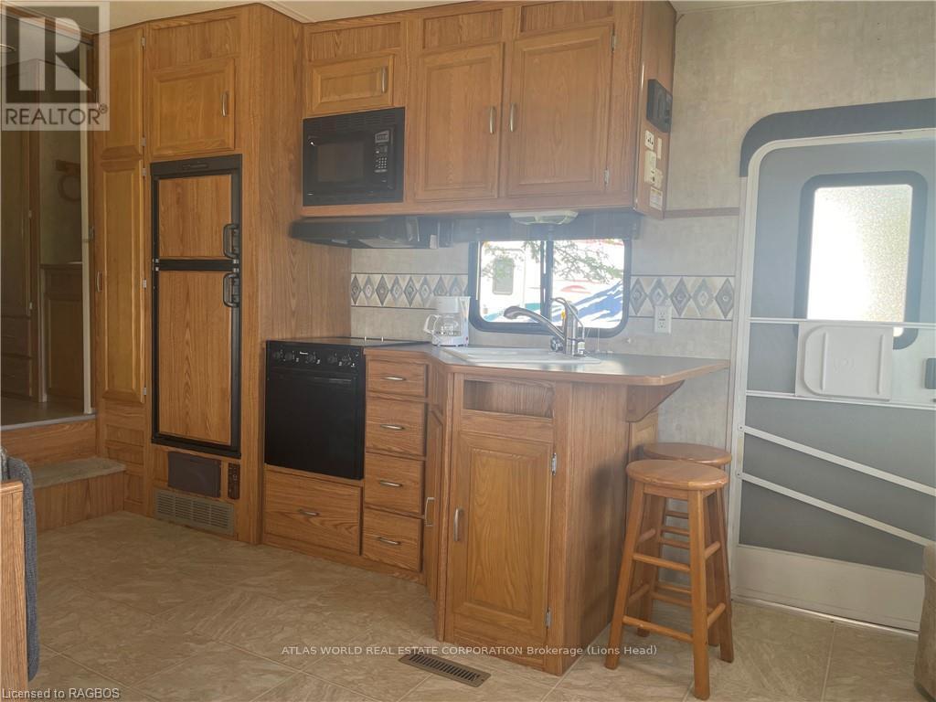 2 - 9 Tamarac Road, Northern Bruce Peninsula, Ontario N0H 2R0 - Photo 2 - X10850638