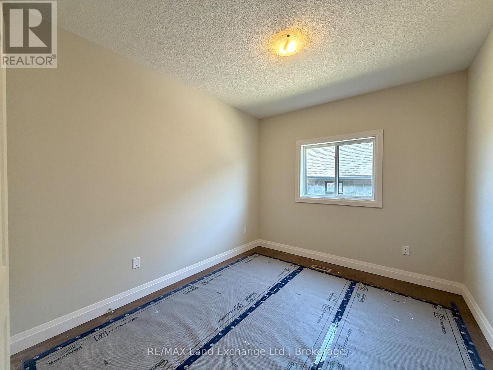 282 Ridge Street, Saugeen Shores, Ontario N0H 2C3 - Photo 9 - X11822711