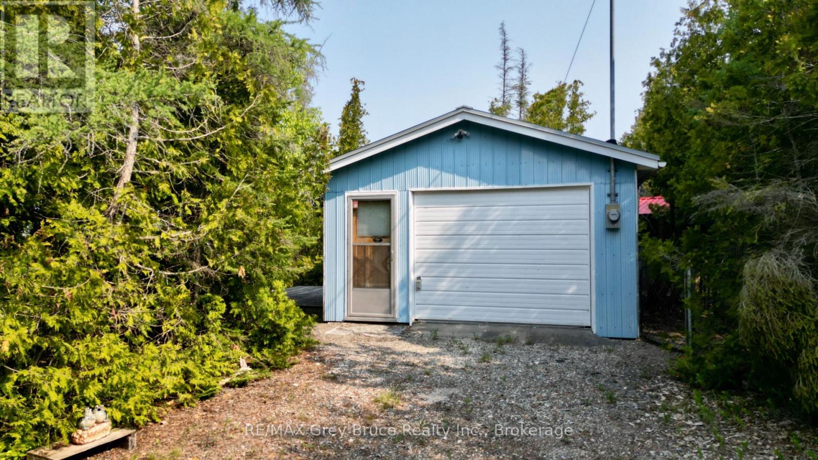94 Pedwell Pt. Drive, Northern Bruce Peninsula, Ontario N0H 2R0 - Photo 6 - X12058098