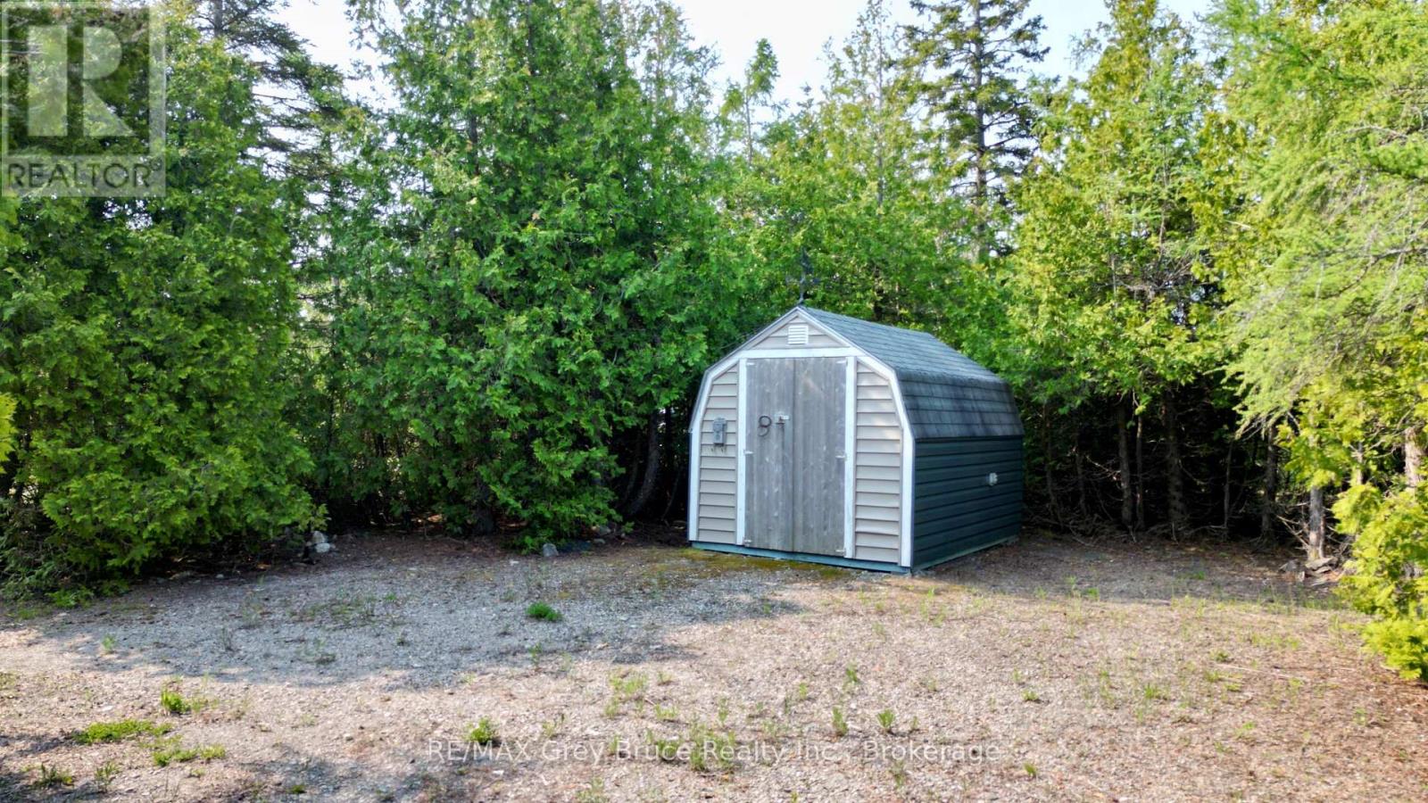 94 Pedwell Pt. Drive, Northern Bruce Peninsula, Ontario N0H 2R0 - Photo 8 - X12058098