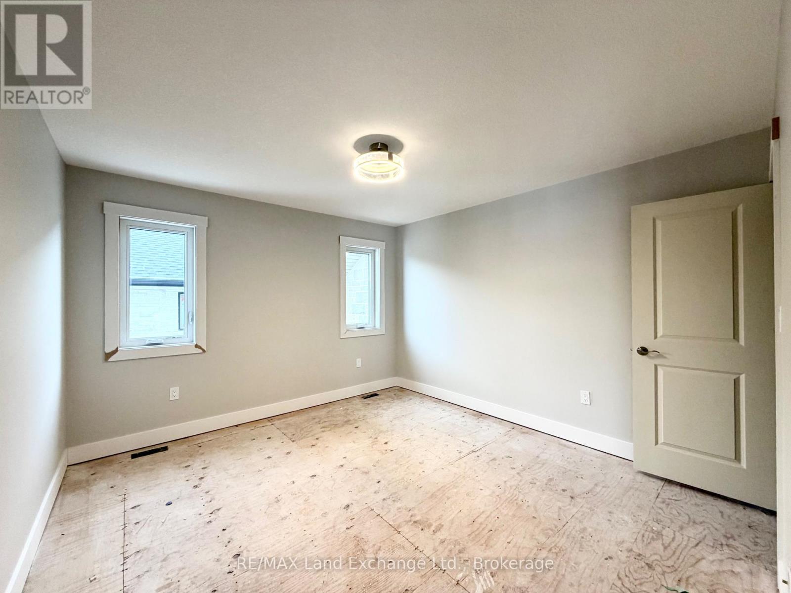 451 Burnside Street, Saugeen Shores, Ontario N0H 2C3 - Photo 6 - X12072308