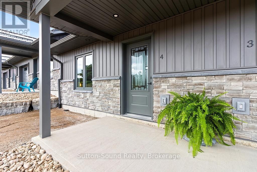 3 - 18 Maple Golf Crescent, Northern Bruce Peninsula, Ontario N0H 2R0 - Photo 7 - X12387577