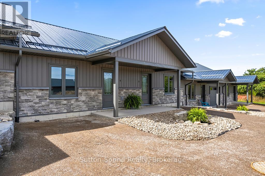 4 - 18 Maple Golf Crescent, Northern Bruce Peninsula, Ontario N0H 2R0 - Photo 1 - X12387591