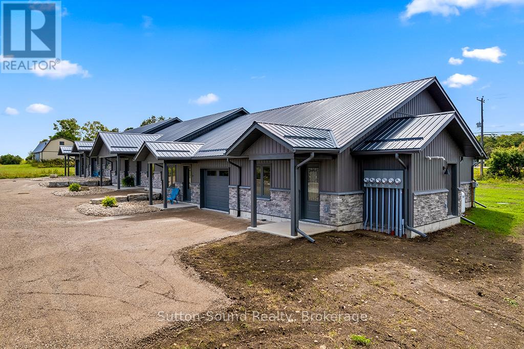 4 - 18 Maple Golf Crescent, Northern Bruce Peninsula, Ontario N0H 2R0 - Photo 2 - X12387591