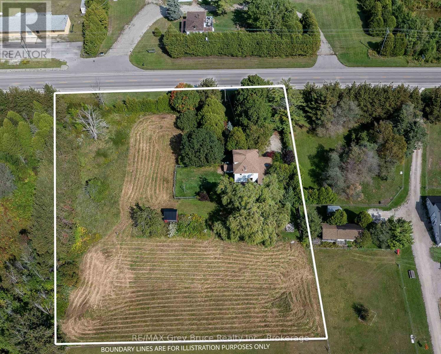 7011 Highway 6, Northern Bruce Peninsula, Ontario N0H 2R0 - Photo 2 - X12413523