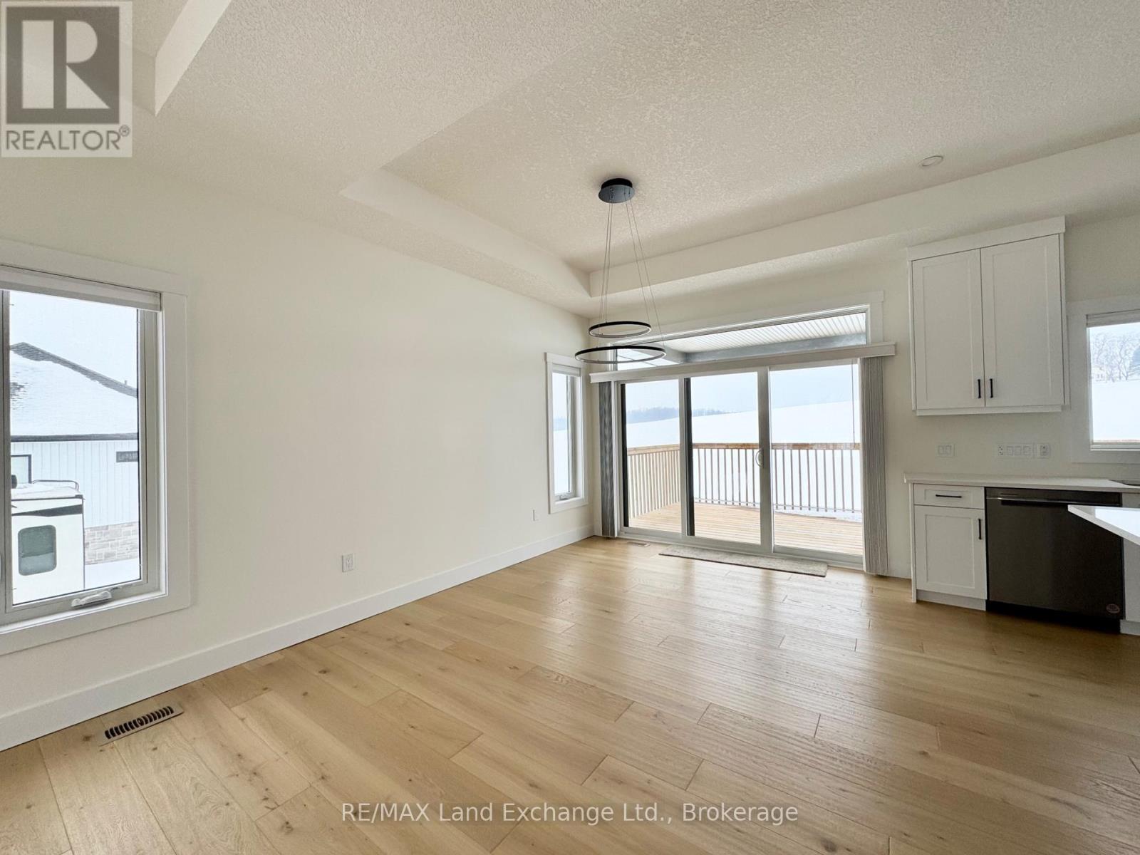 4829 Bruce Road 3, Saugeen Shores, Ontario N0H 2C7 - Photo 3 - X12437776