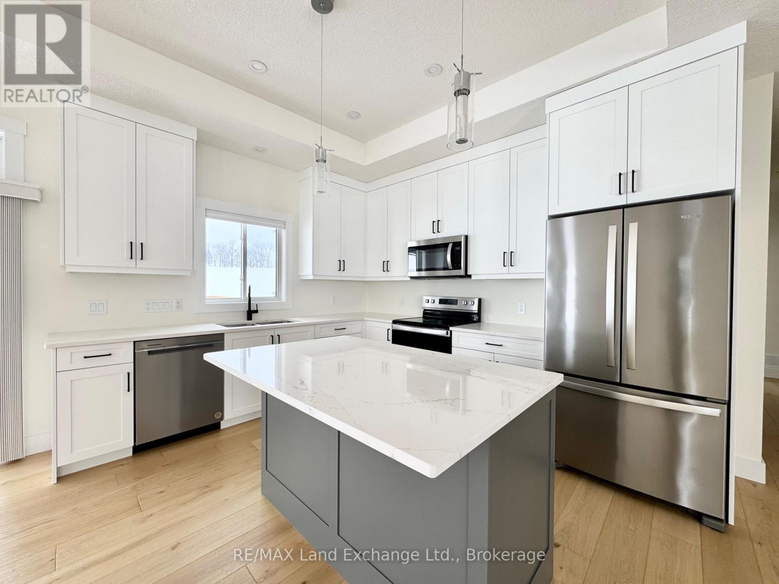 4829 Bruce Road 3, Saugeen Shores, Ontario N0H 2C7 - Photo 4 - X12437776