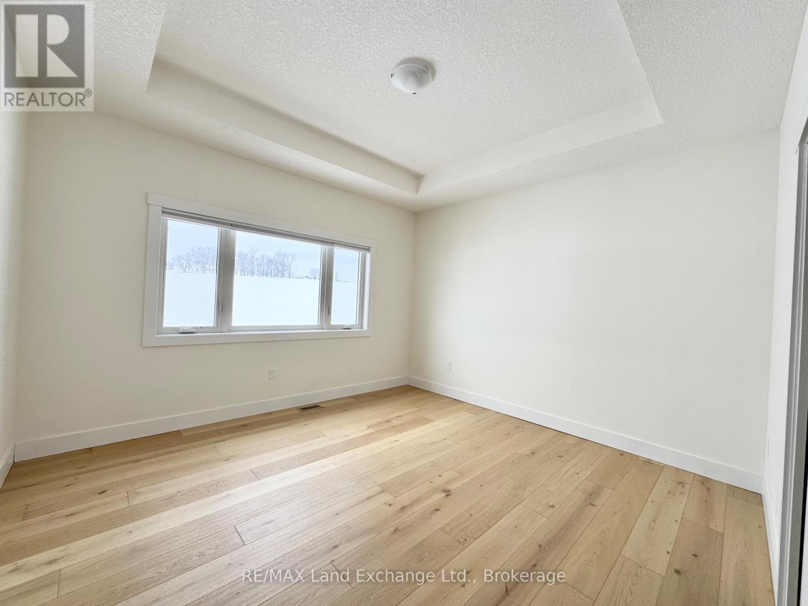 4829 Bruce Road 3, Saugeen Shores, Ontario N0H 2C7 - Photo 8 - X12437776