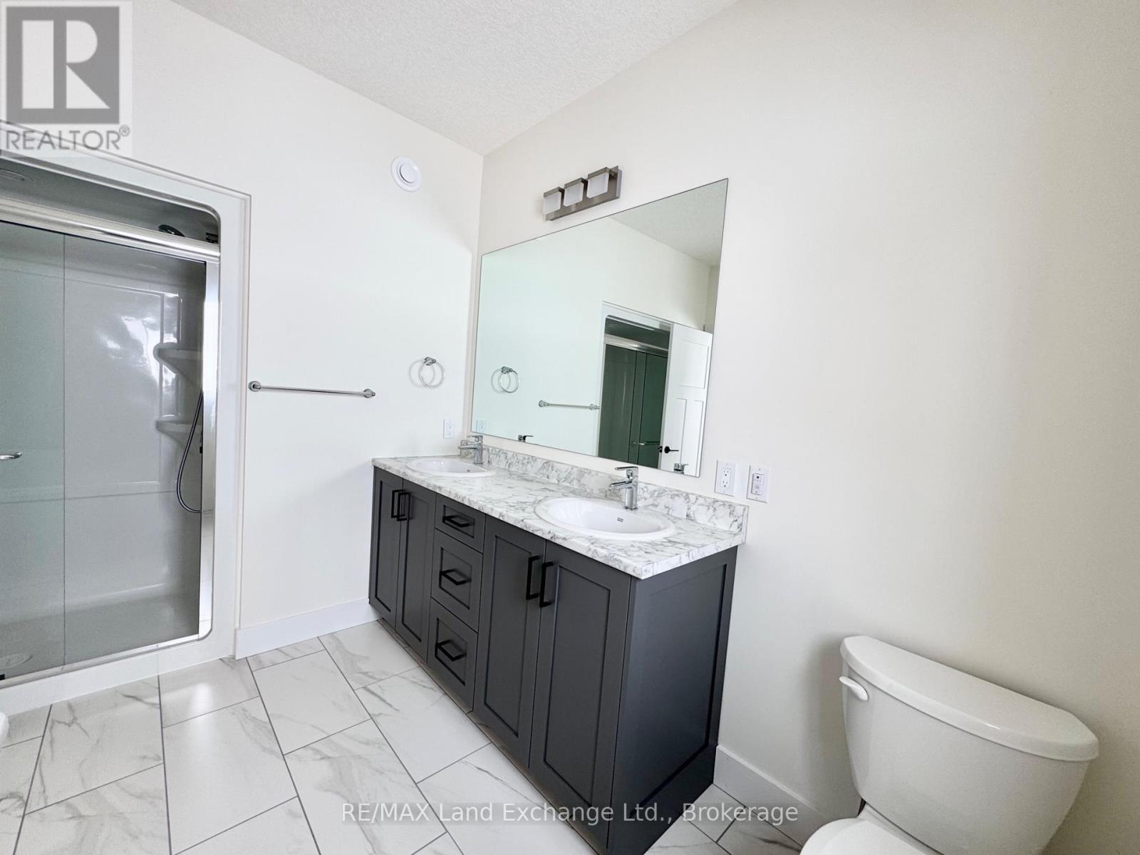 4829 Bruce Road 3, Saugeen Shores, Ontario N0H 2C7 - Photo 9 - X12437776