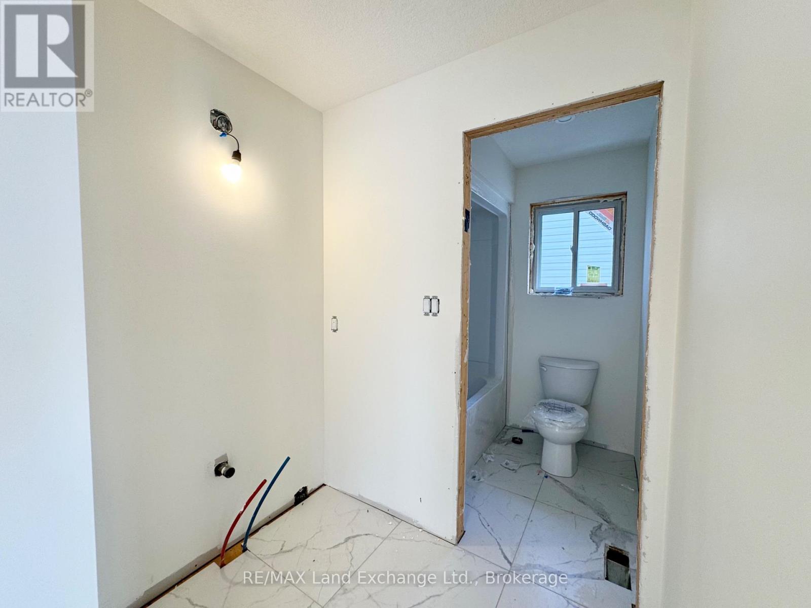 448 Burnside Street, Saugeen Shores, Ontario N0H 2C3 - Photo 7 - X12443427