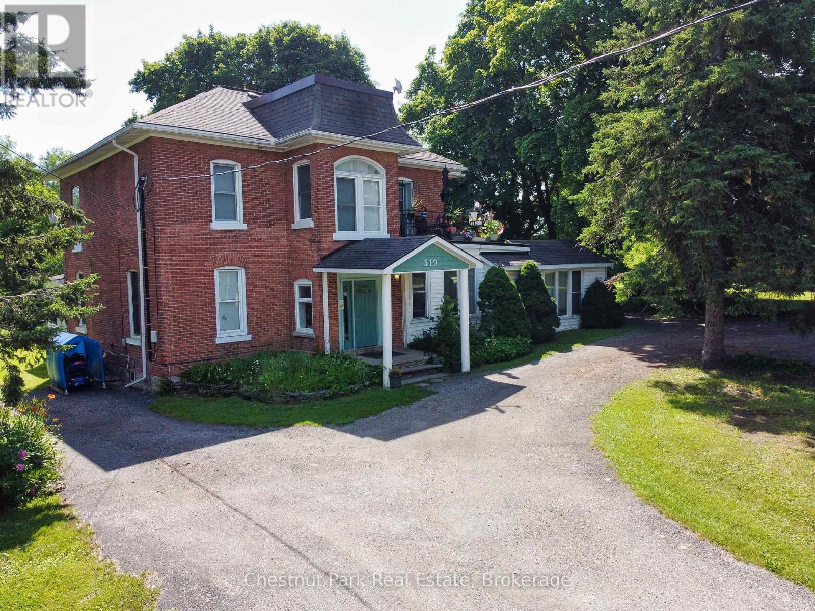 319 Berford Street, South Bruce Peninsula, Ontario N0H 2T0 - Photo 1 - X12457071