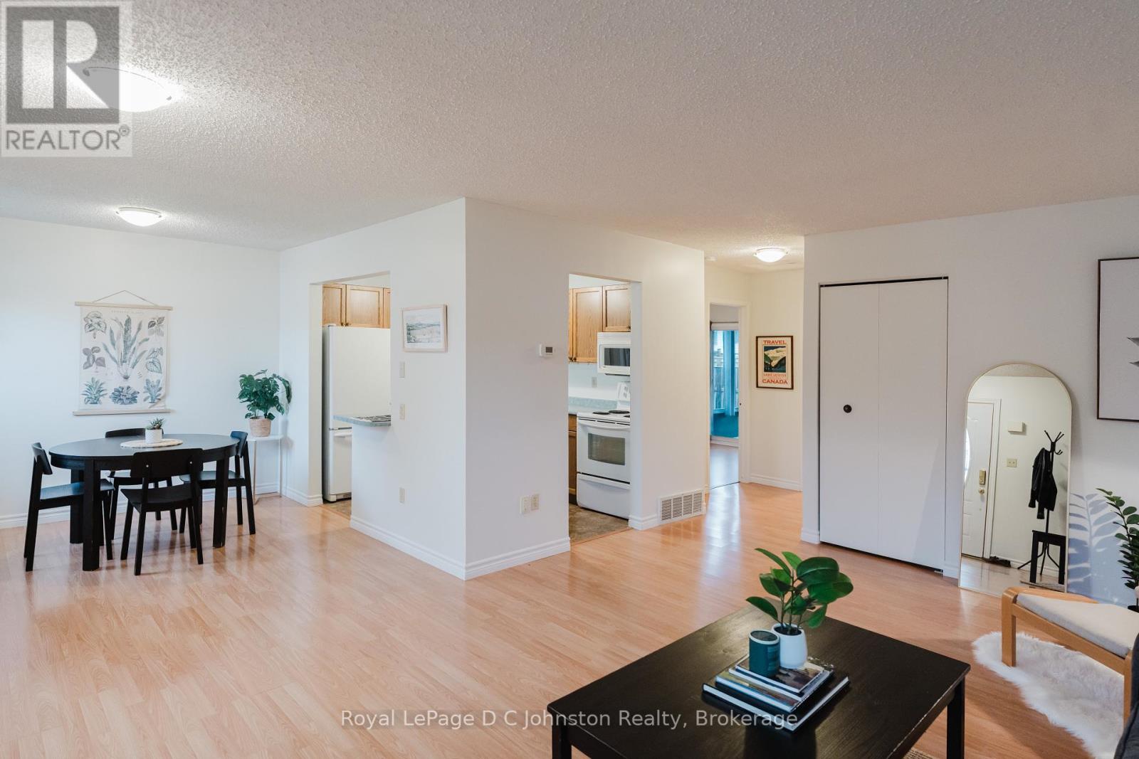 38 - 303 Waterloo Street, Saugeen Shores, Ontario N0H 2C1 - Photo 8 - X12469650