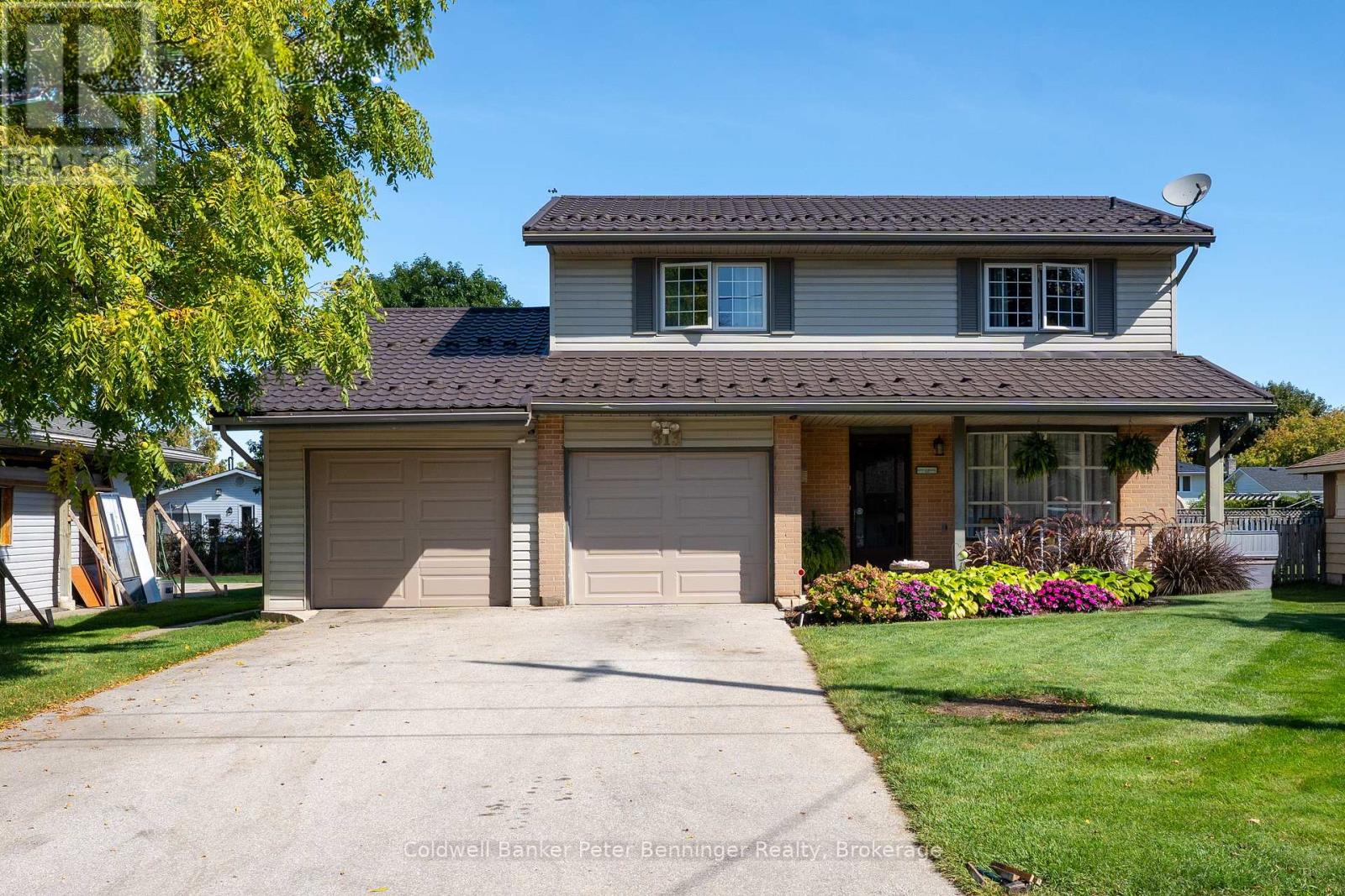 313 Market Street, Saugeen Shores, Ontario N0H 2C0 - Photo 2 - X12473629