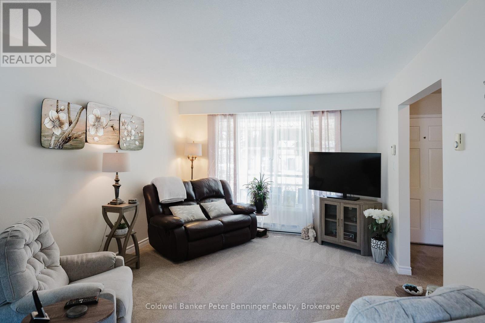 313 Market Street, Saugeen Shores, Ontario N0H 2C0 - Photo 6 - X12473629