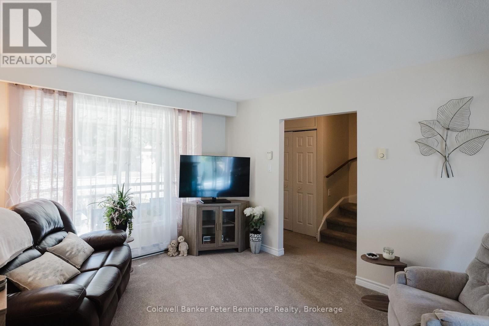 313 Market Street, Saugeen Shores, Ontario N0H 2C0 - Photo 7 - X12473629