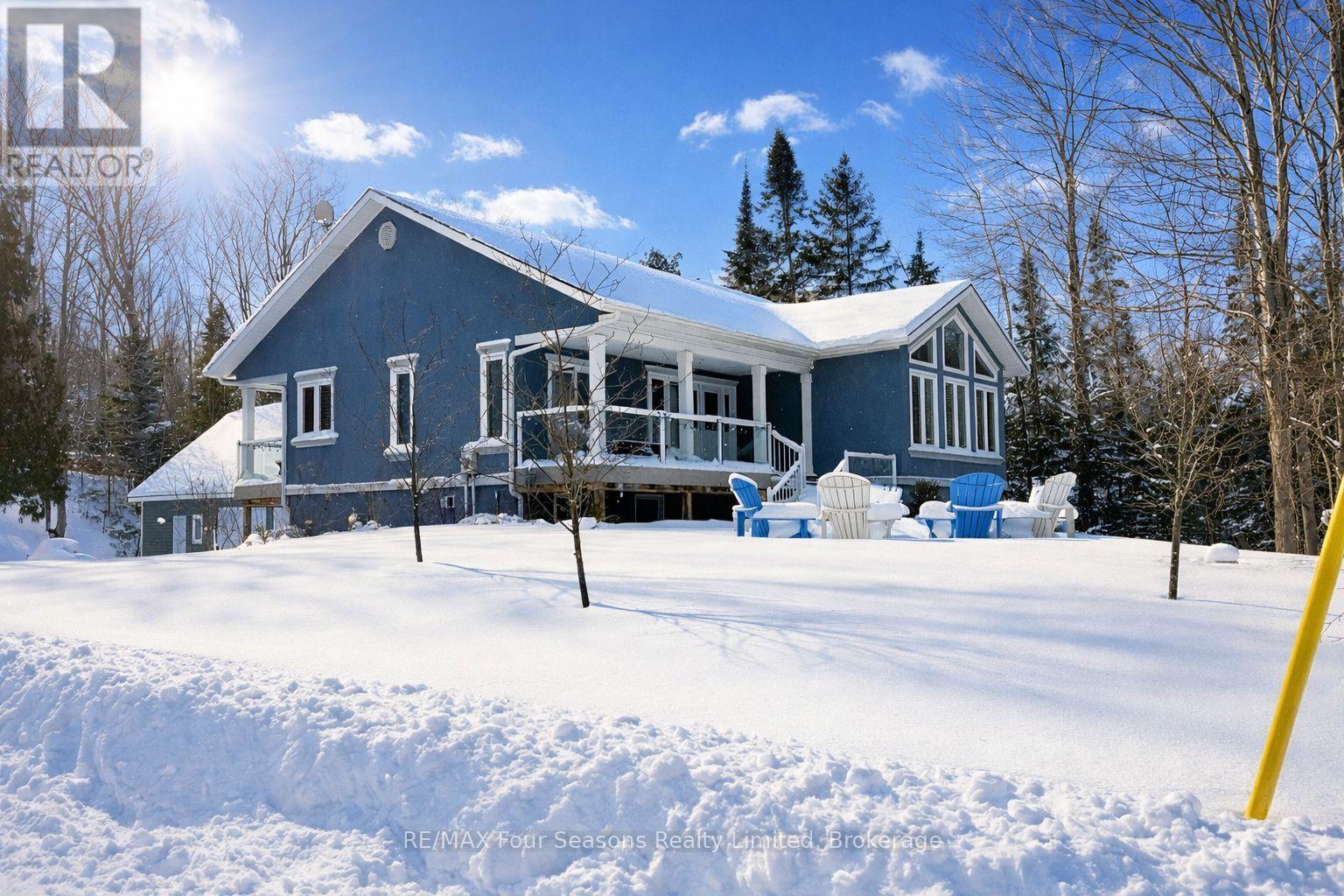 37 Silver Lake Crescent, South Bruce Peninsula, Ontario N0H 2G0 - Photo 2 - X12494692