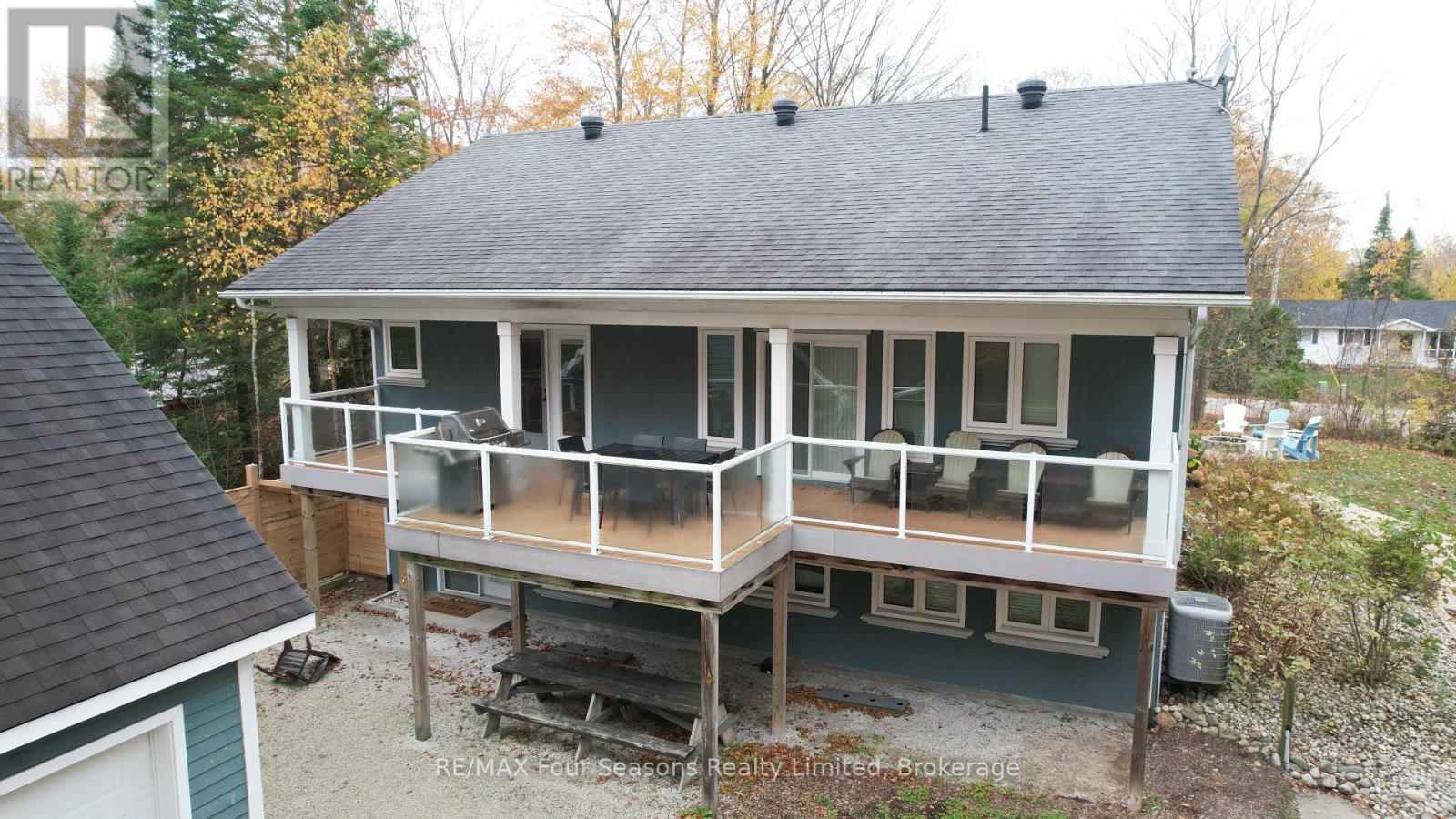 37 Silver Lake Crescent, South Bruce Peninsula, Ontario N0H 2G0 - Photo 4 - X12494692