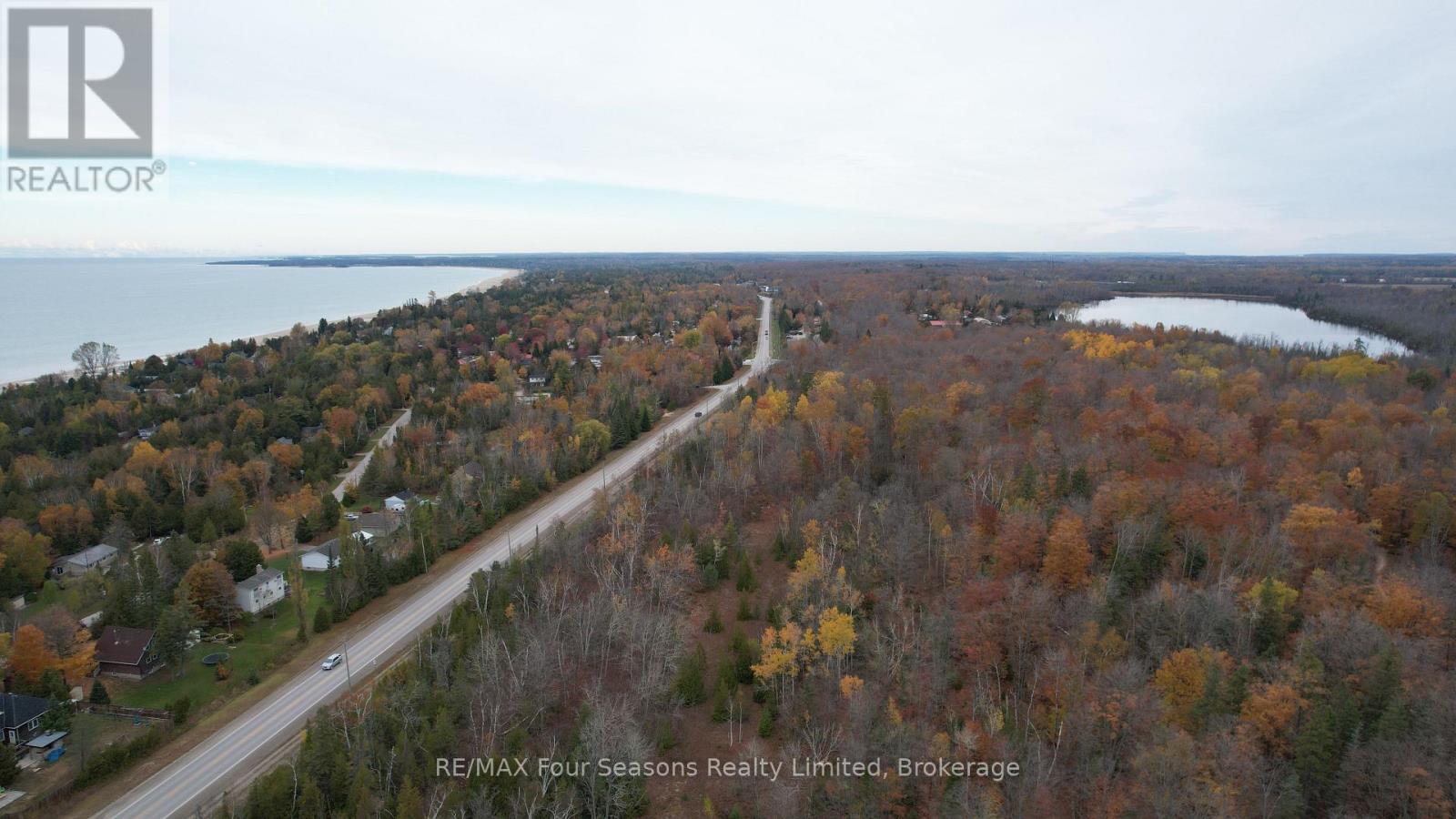 37 Silver Lake Crescent, South Bruce Peninsula, Ontario N0H 2G0 - Photo 5 - X12494692