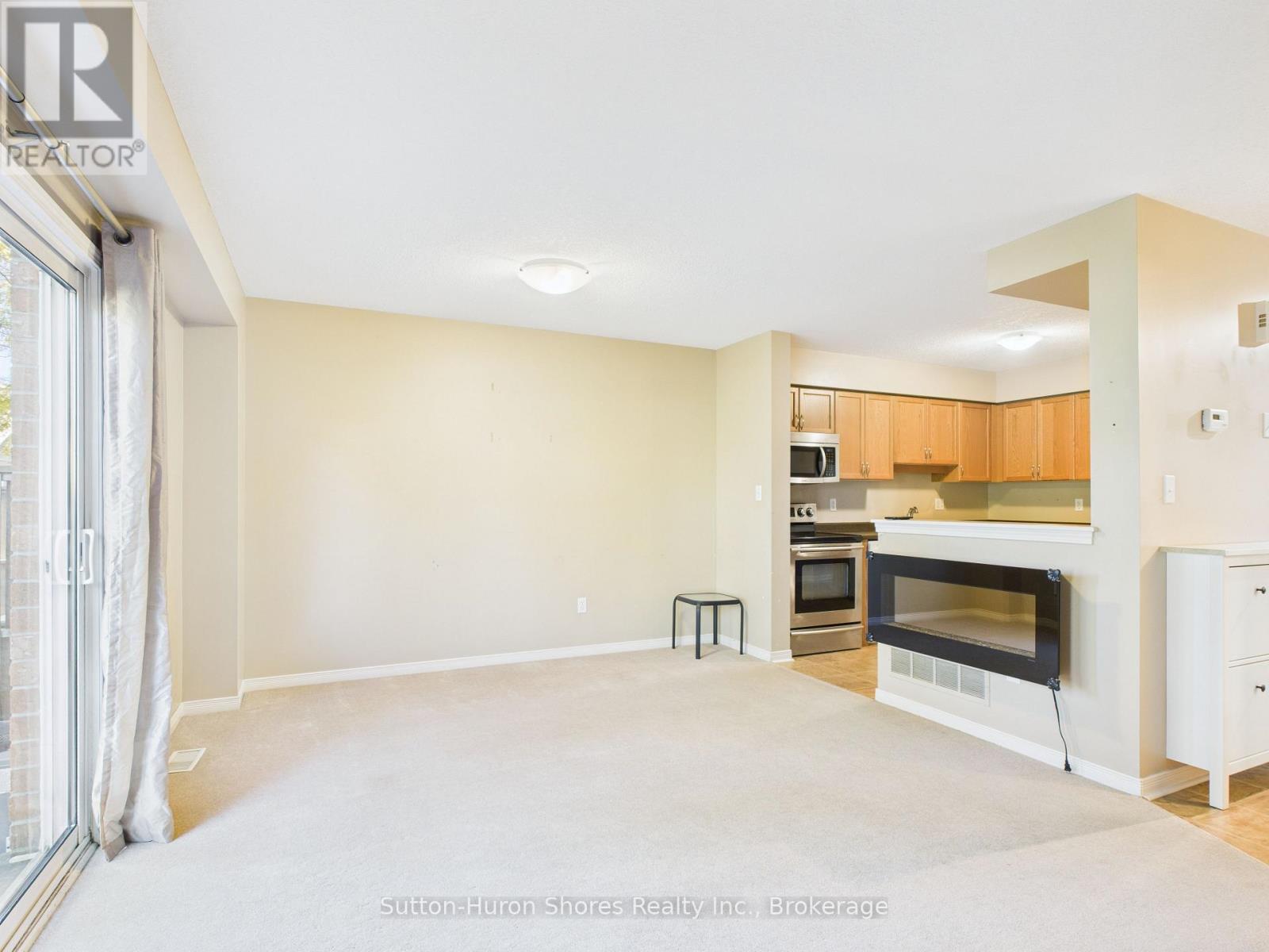 101 - 409 Joseph Street, Saugeen Shores, Ontario N0H 2C2 - Photo 3 - X12510634