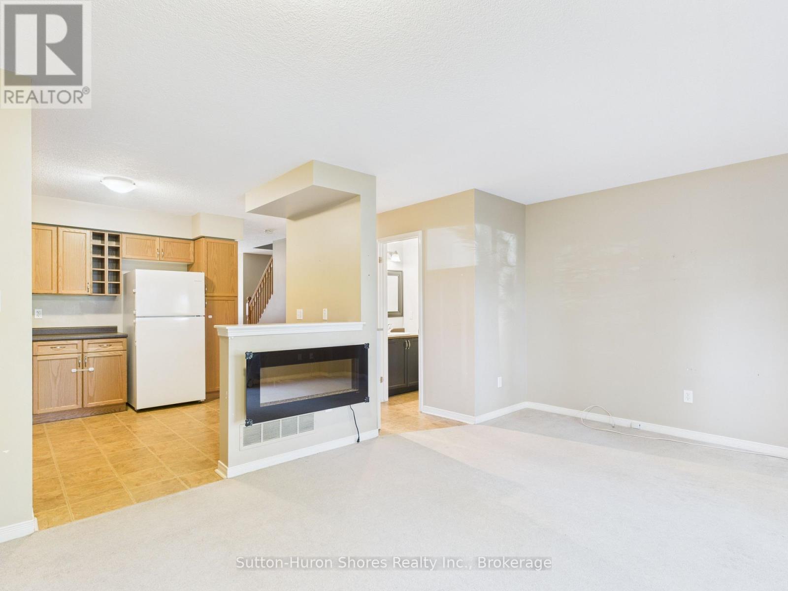 101 - 409 Joseph Street, Saugeen Shores, Ontario N0H 2C2 - Photo 4 - X12510634