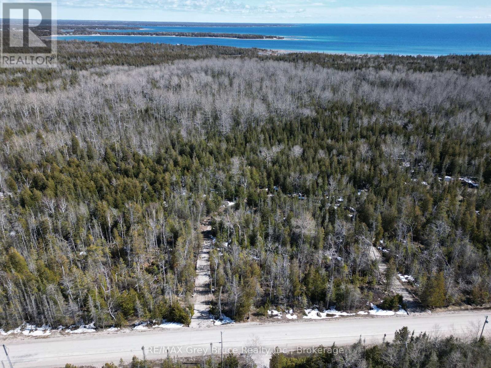31 Baise Avenue, Northern Bruce Peninsula, Ontario N0H 2R0 - Photo 3 - X12526086
