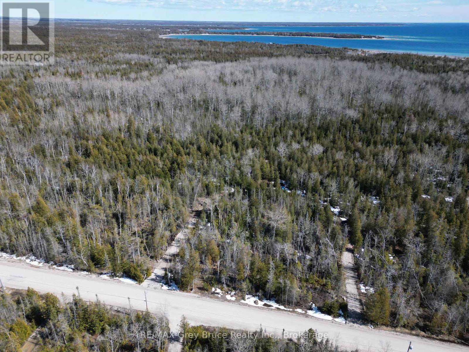 31 Baise Avenue, Northern Bruce Peninsula, Ontario N0H 2R0 - Photo 4 - X12526086
