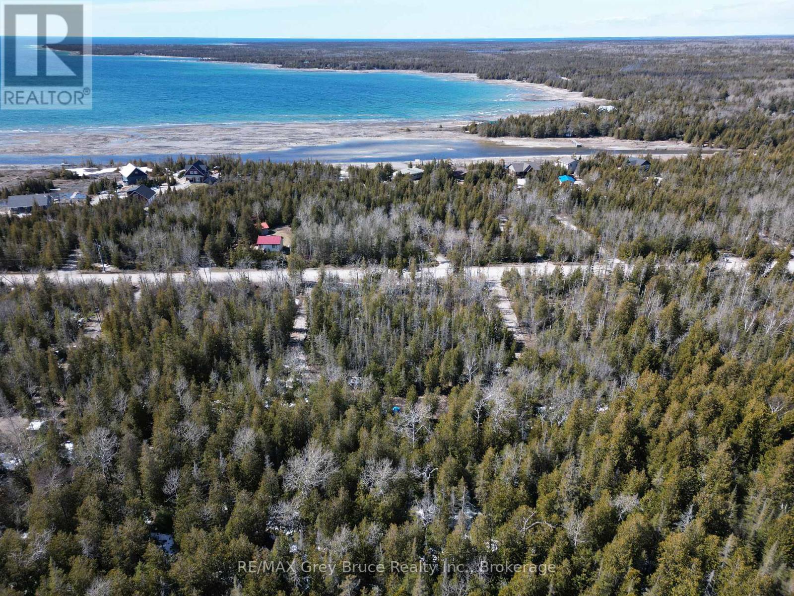31 Baise Avenue, Northern Bruce Peninsula, Ontario N0H 2R0 - Photo 5 - X12526086