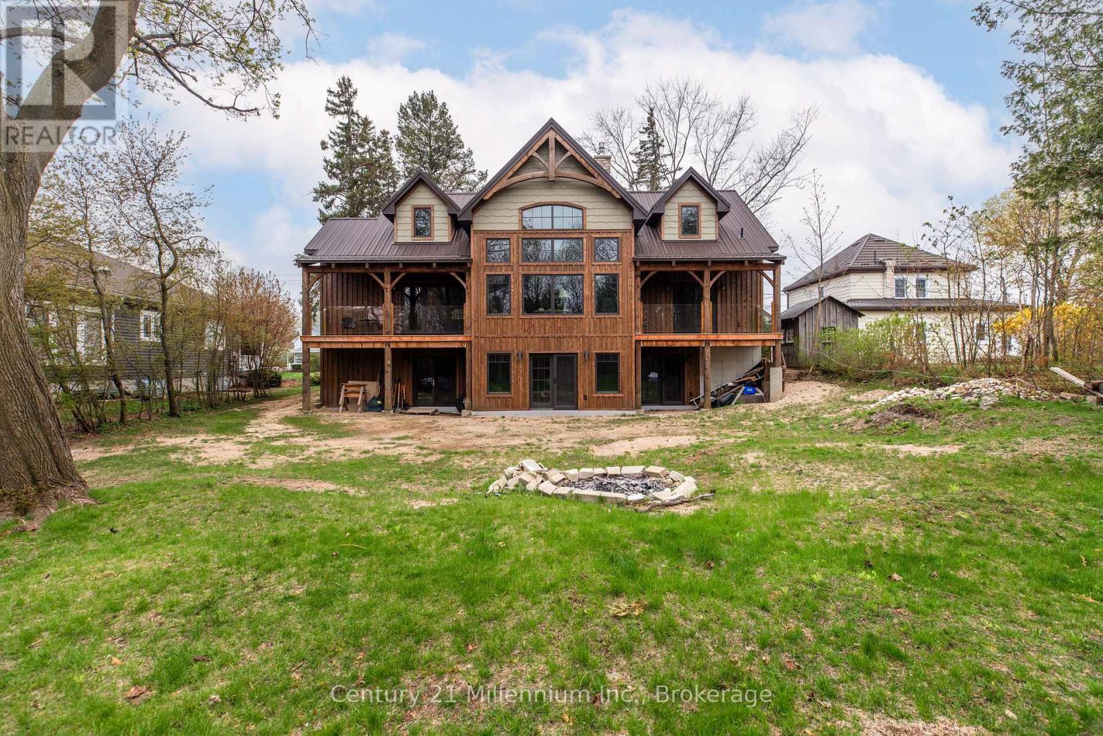 166 Clarendon Street, Saugeen Shores, Ontario N0H 2L0 - Photo 2 - X12566478