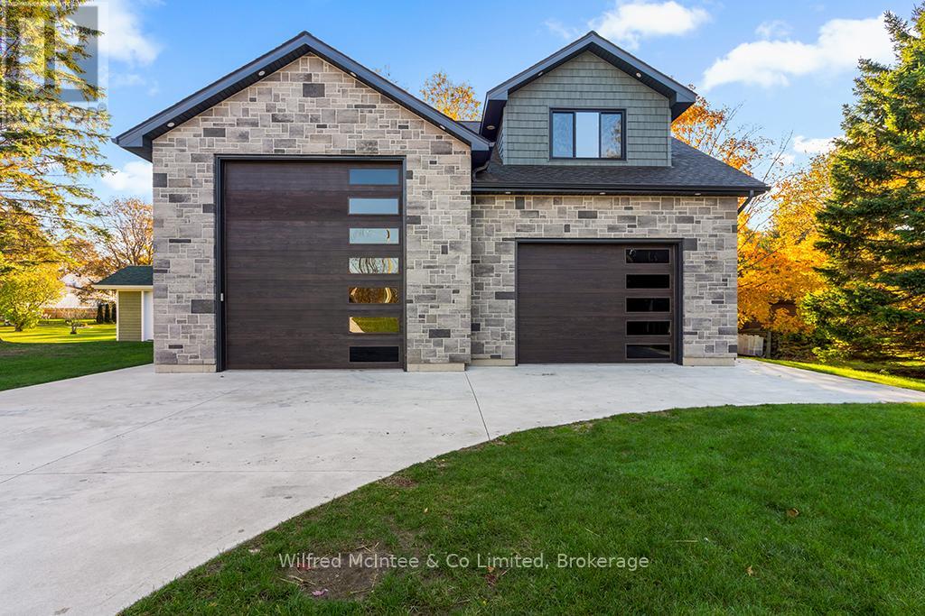 72 Victoria Street S, Saugeen Shores, Ontario N0H 2L0 - Photo 3 - X12601602