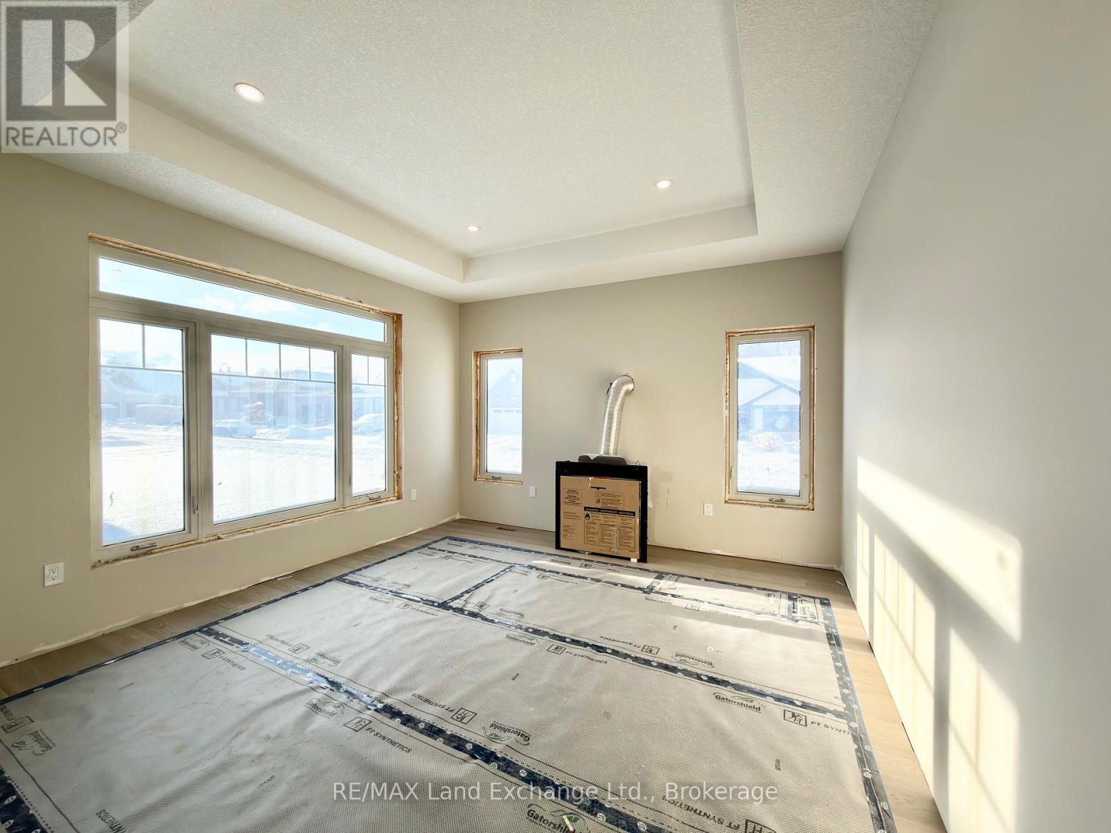 159 Westlinks Drive, Saugeen Shores, Ontario N0H 2C3 - Photo 9 - X12604940