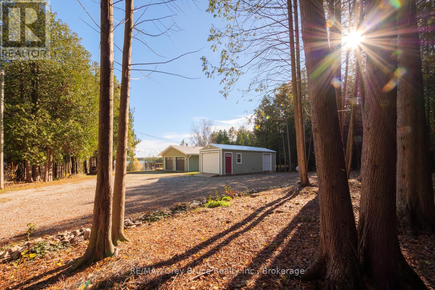 109 Widgeon Cove Road, Northern Bruce Peninsula, Ontario N0H 2T0 - Photo 5 - X12627048