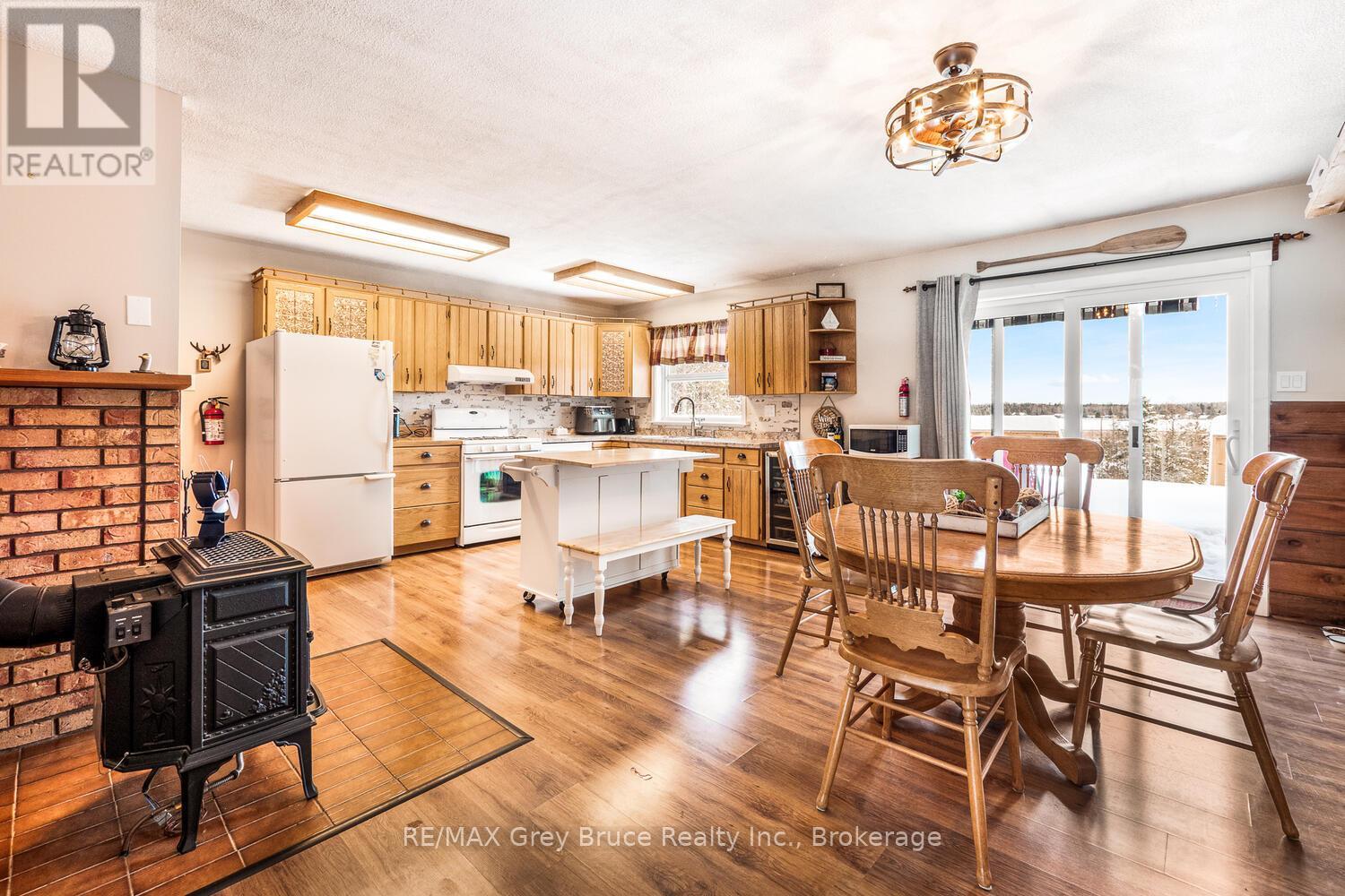 109 Widgeon Cove Road, Northern Bruce Peninsula, Ontario N0H 2T0 - Photo 8 - X12627048