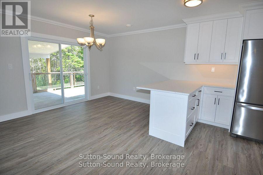 1 Williamson Place, South Bruce Peninsula, Ontario N0H 2T0 - Photo 4 - X12660692