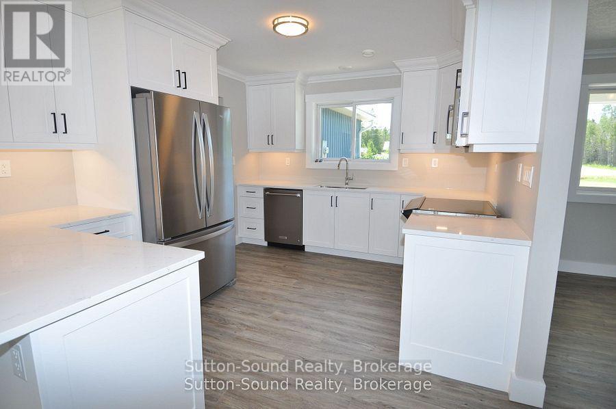 1 Williamson Place, South Bruce Peninsula, Ontario N0H 2T0 - Photo 6 - X12660692