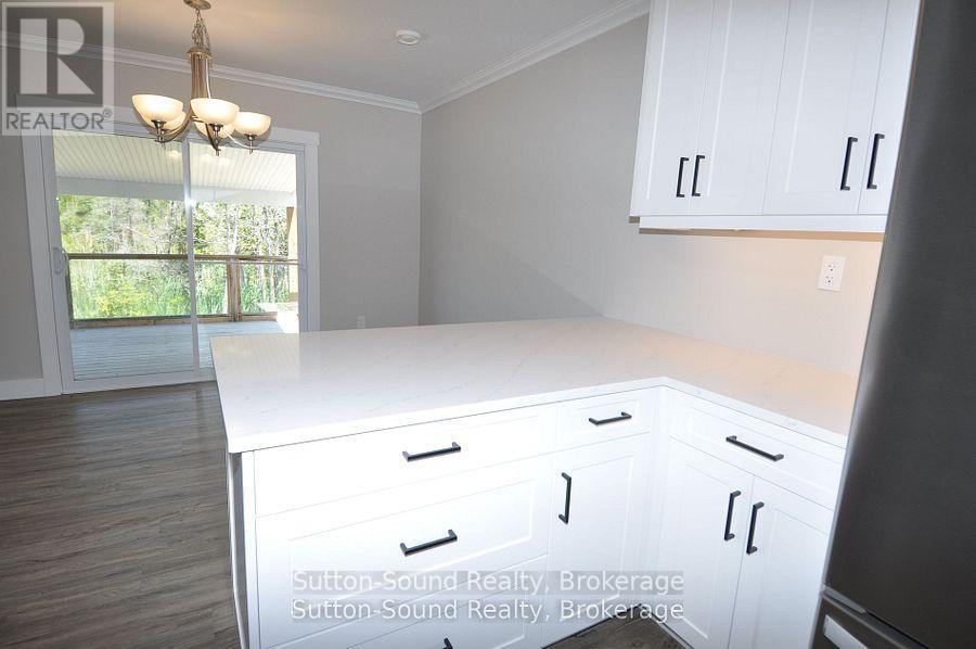 1 Williamson Place, South Bruce Peninsula, Ontario N0H 2T0 - Photo 7 - X12660692