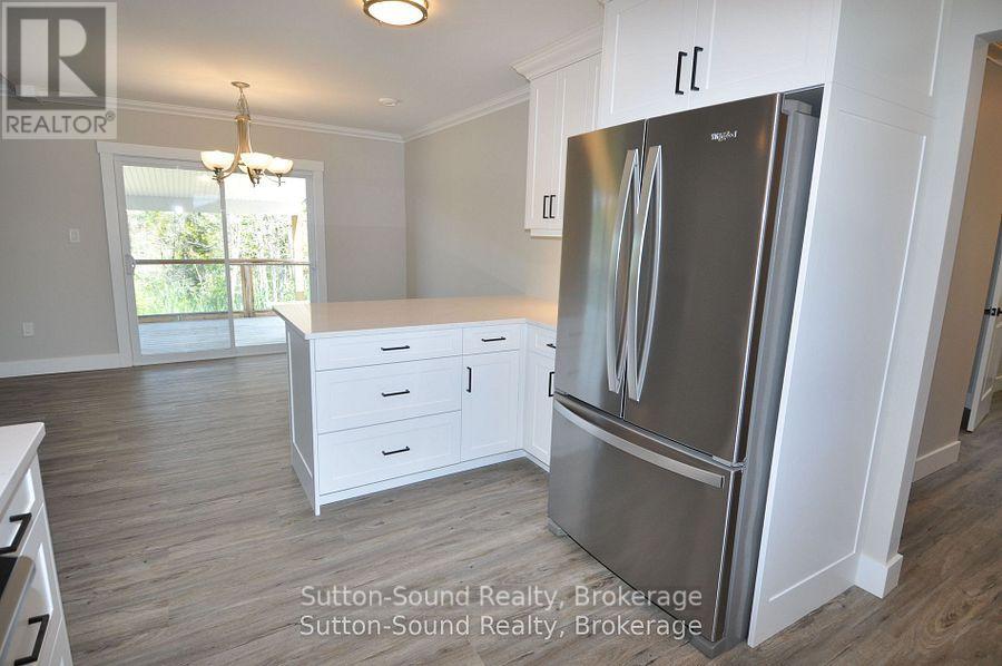 1 Williamson Place, South Bruce Peninsula, Ontario N0H 2T0 - Photo 8 - X12660692