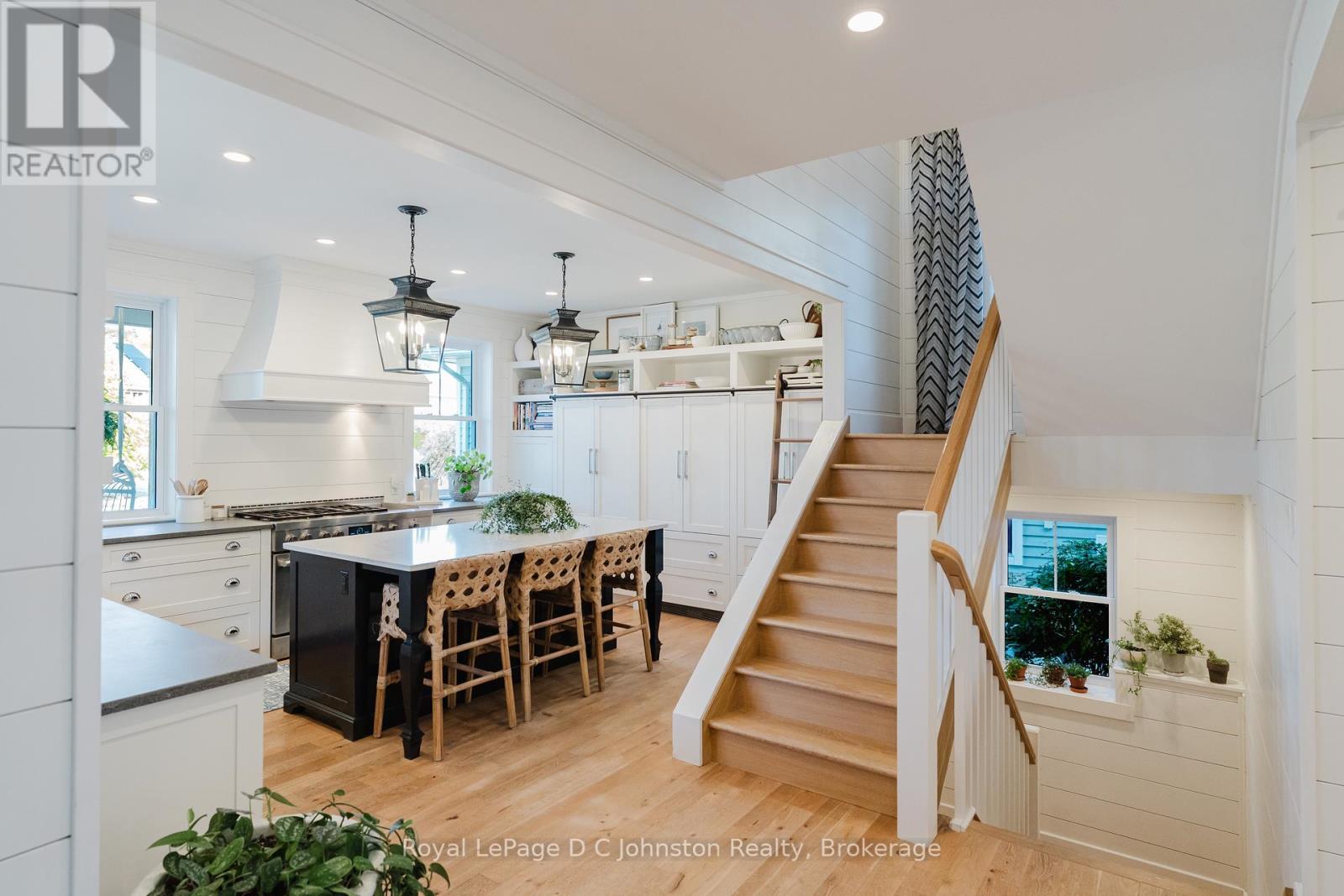 81 Cedar Bush Drive, Saugeen Shores, Ontario N0H 2L0 - Photo 6 - X12685232