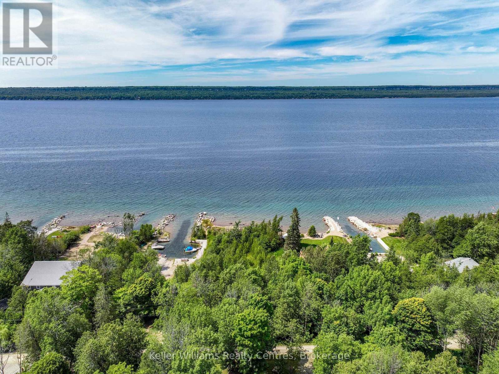 151 Mallard Street, Georgian Bluffs, Ontario N0H 2T0 - Photo 2 - X12724796