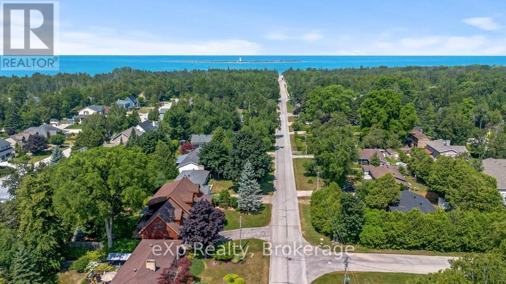 271 Bay Street, Saugeen Shores, Ontario N0H 2L0 - Photo 4 - X12728184