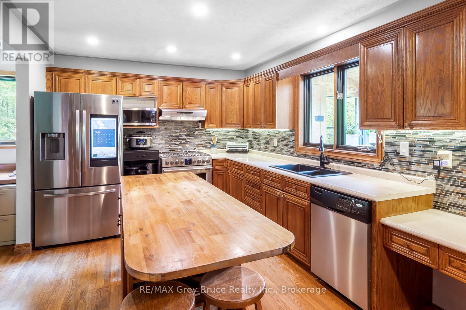 1033 Bruce Road 9, South Bruce Peninsula, Ontario N0H 2T0 - Photo 9 - X12749326