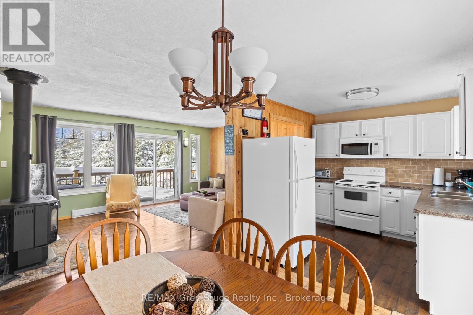798 Dorcas Bay Road, Northern Bruce Peninsula, Ontario N0H 2R0 - Photo 7 - X12752890