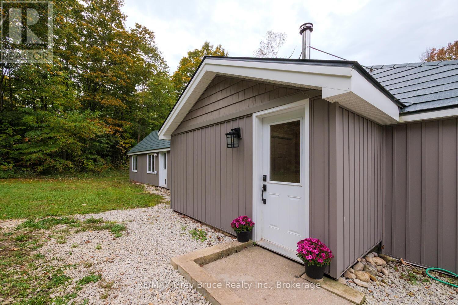 217 Kings Crescent, South Bruce Peninsula, Ontario N0H 2T0 - Photo 5 - X12758678