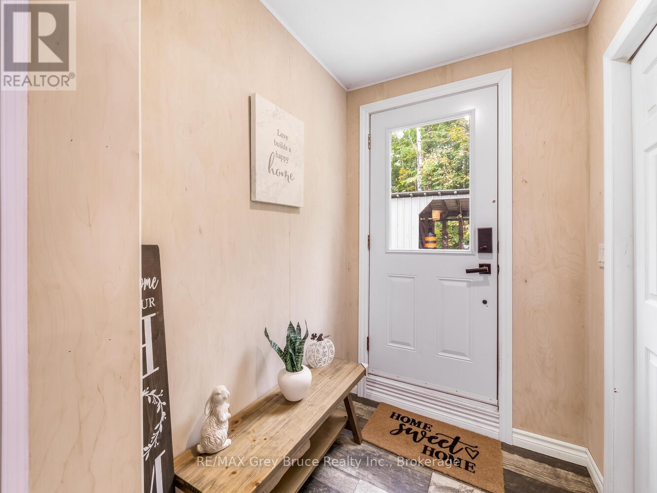 217 Kings Crescent, South Bruce Peninsula, Ontario N0H 2T0 - Photo 6 - X12758678