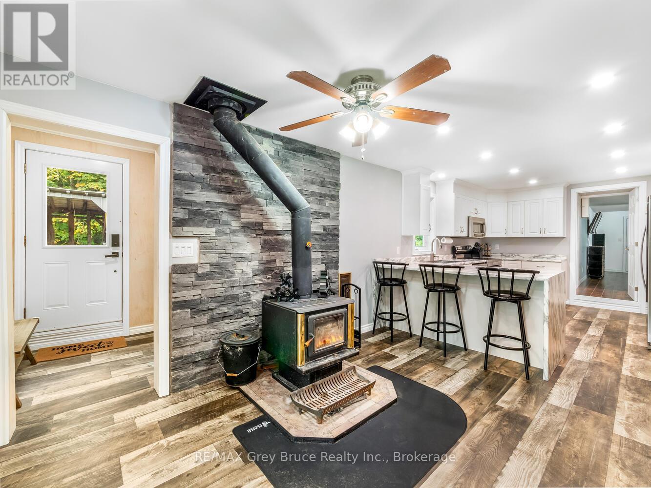 217 Kings Crescent, South Bruce Peninsula, Ontario N0H 2T0 - Photo 7 - X12758678