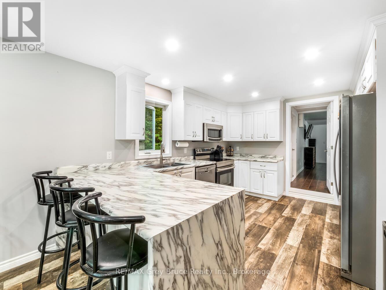 217 Kings Crescent, South Bruce Peninsula, Ontario N0H 2T0 - Photo 8 - X12758678