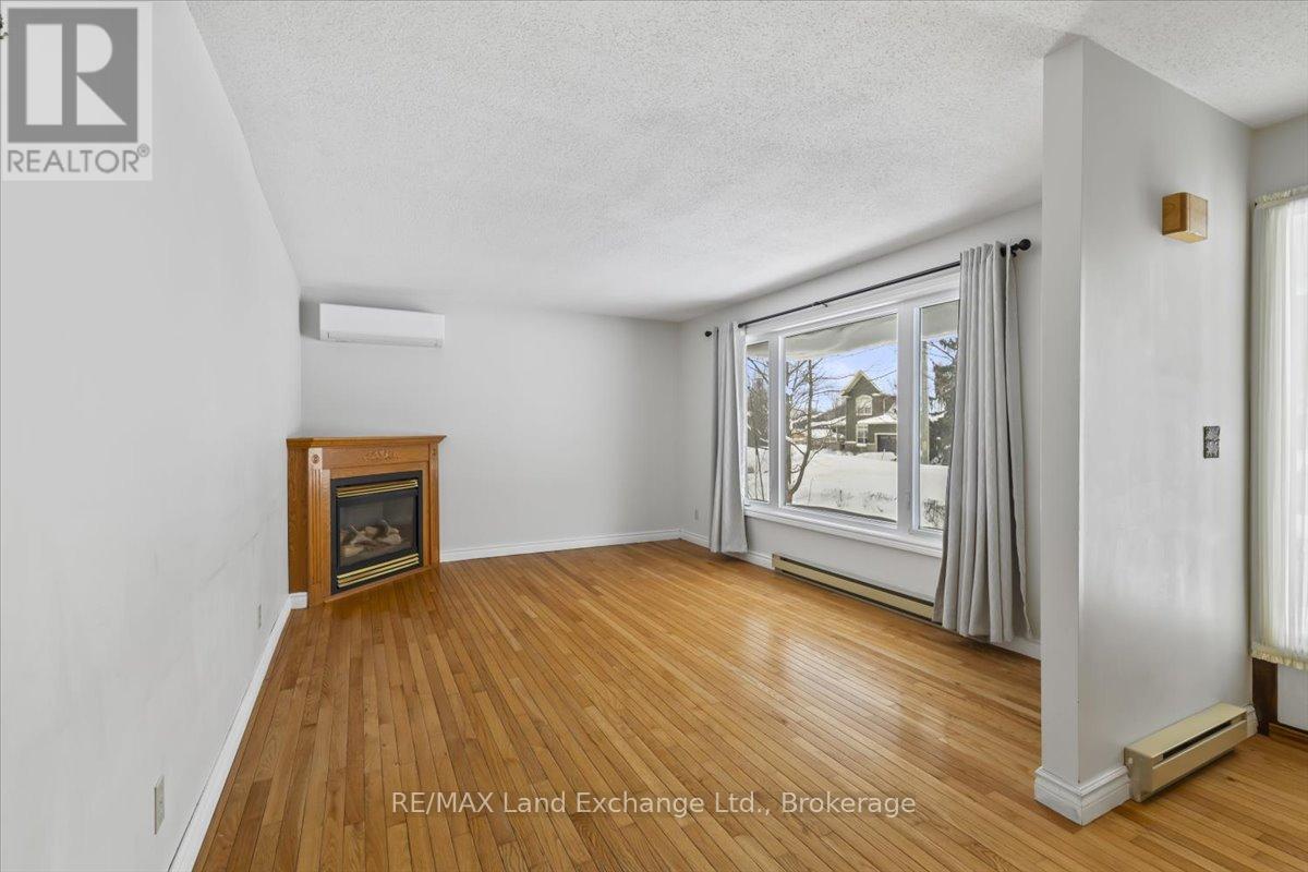 269 Morpeth Street, Saugeen Shores, Ontario N0H 2L0 - Photo 6 - X12770532