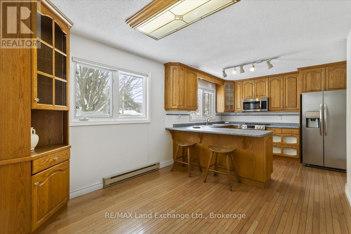 269 Morpeth Street, Saugeen Shores, Ontario N0H 2L0 - Photo 9 - X12770532