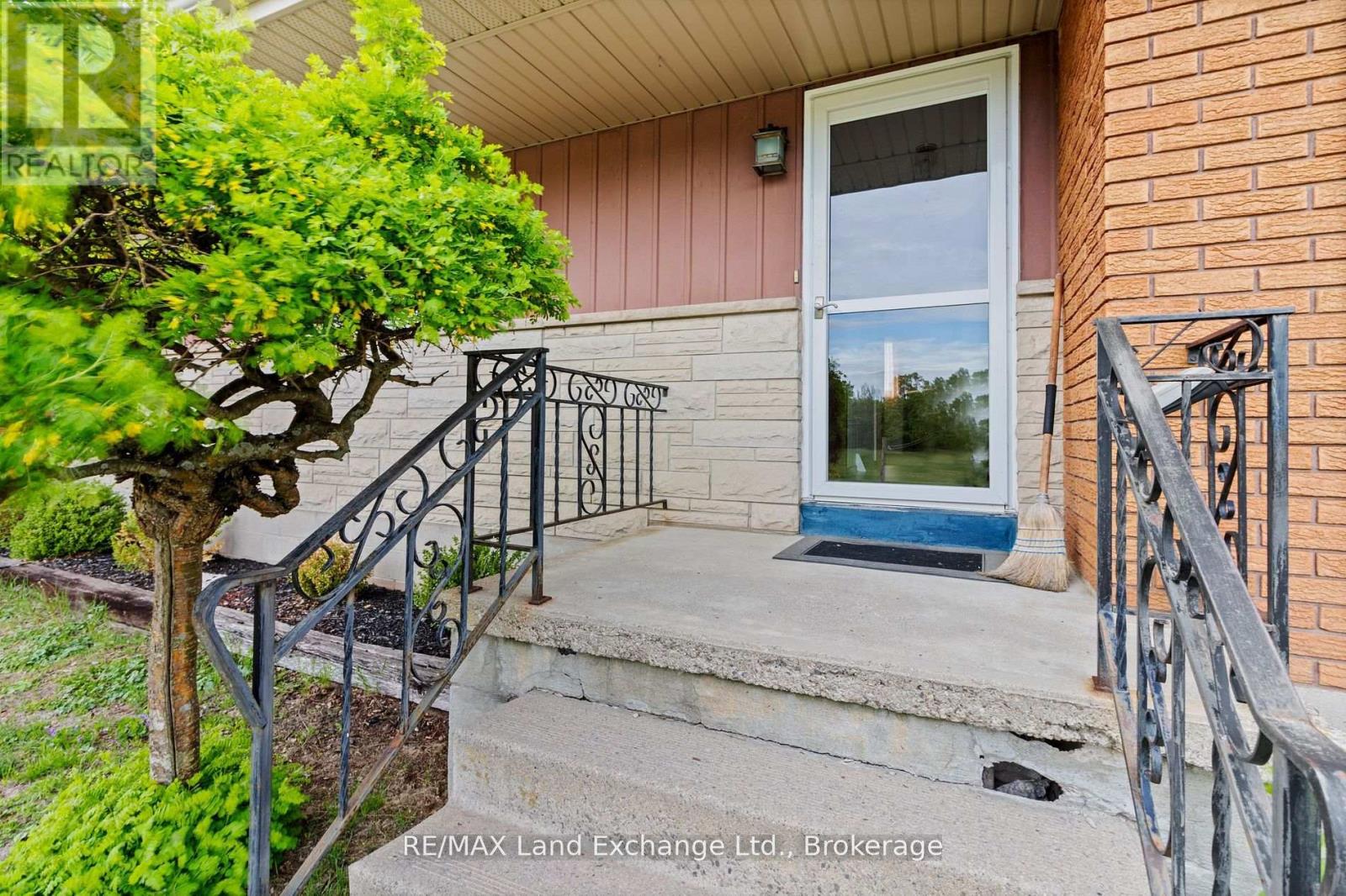 59 Denny's Dam Road, South Bruce Peninsula, Ontario N0H 2L0 - Photo 5 - X12775256