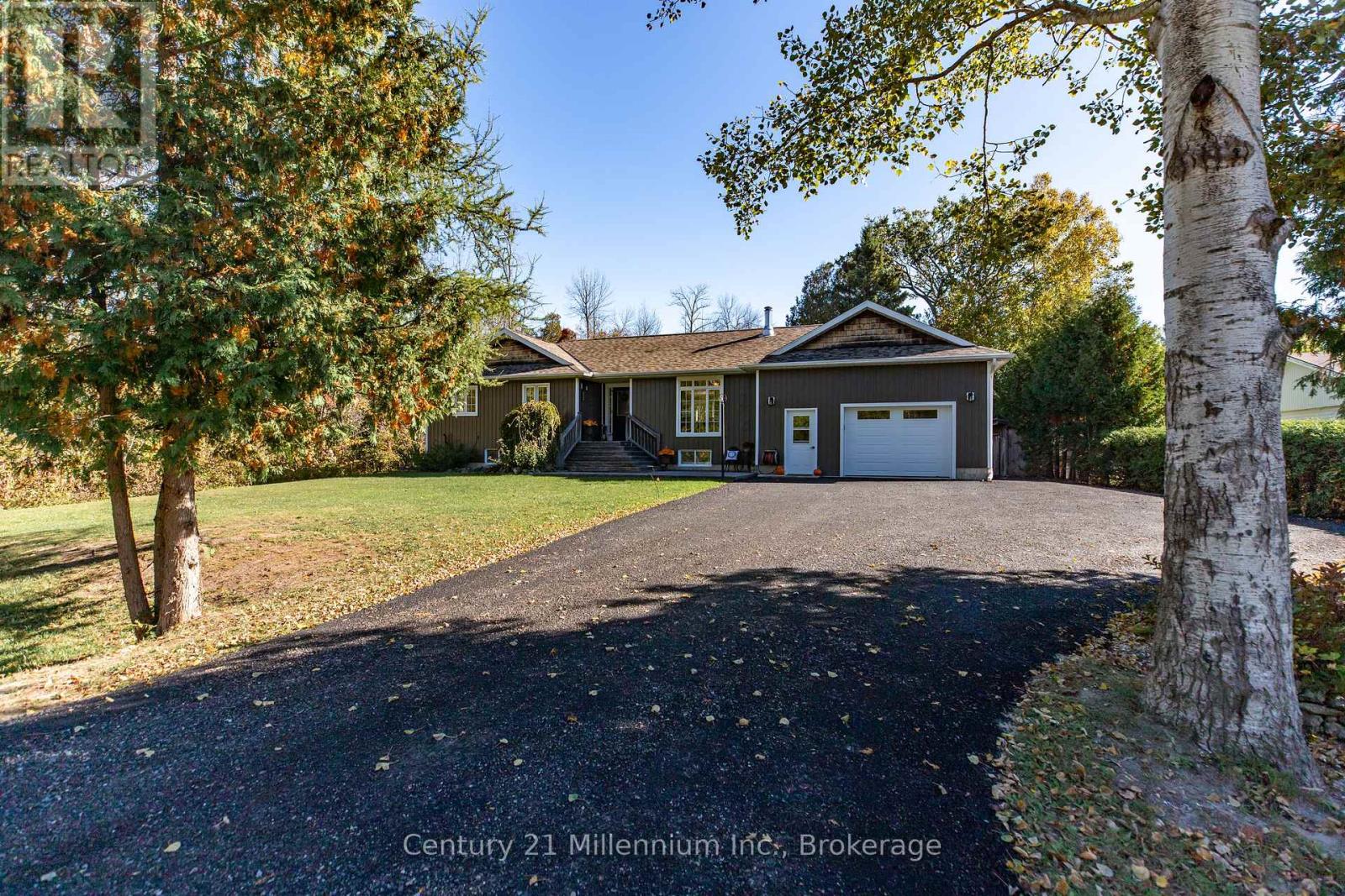 23 Pierce Street N, South Bruce Peninsula, Ontario N0H 2T0 - Photo 1 - X12780952