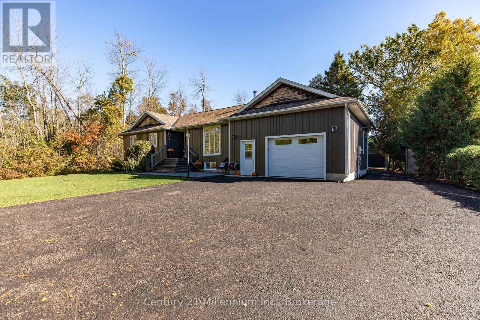 23 Pierce Street N, South Bruce Peninsula, Ontario N0H 2T0 - Photo 4 - X12780952